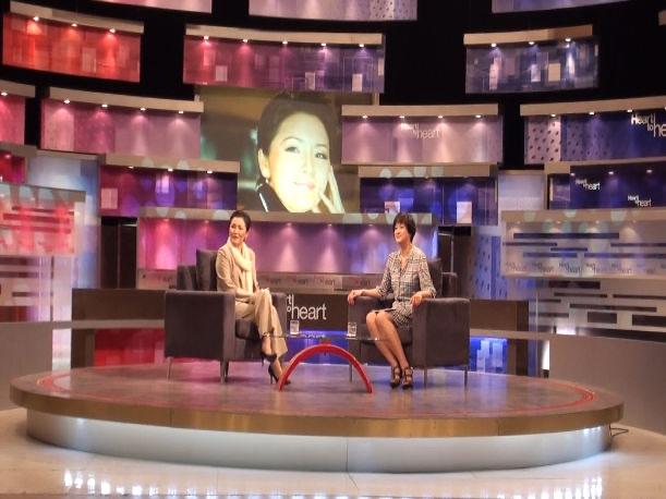 Mijung IM interviewed by Park Kallin on the television program Heart to Heart